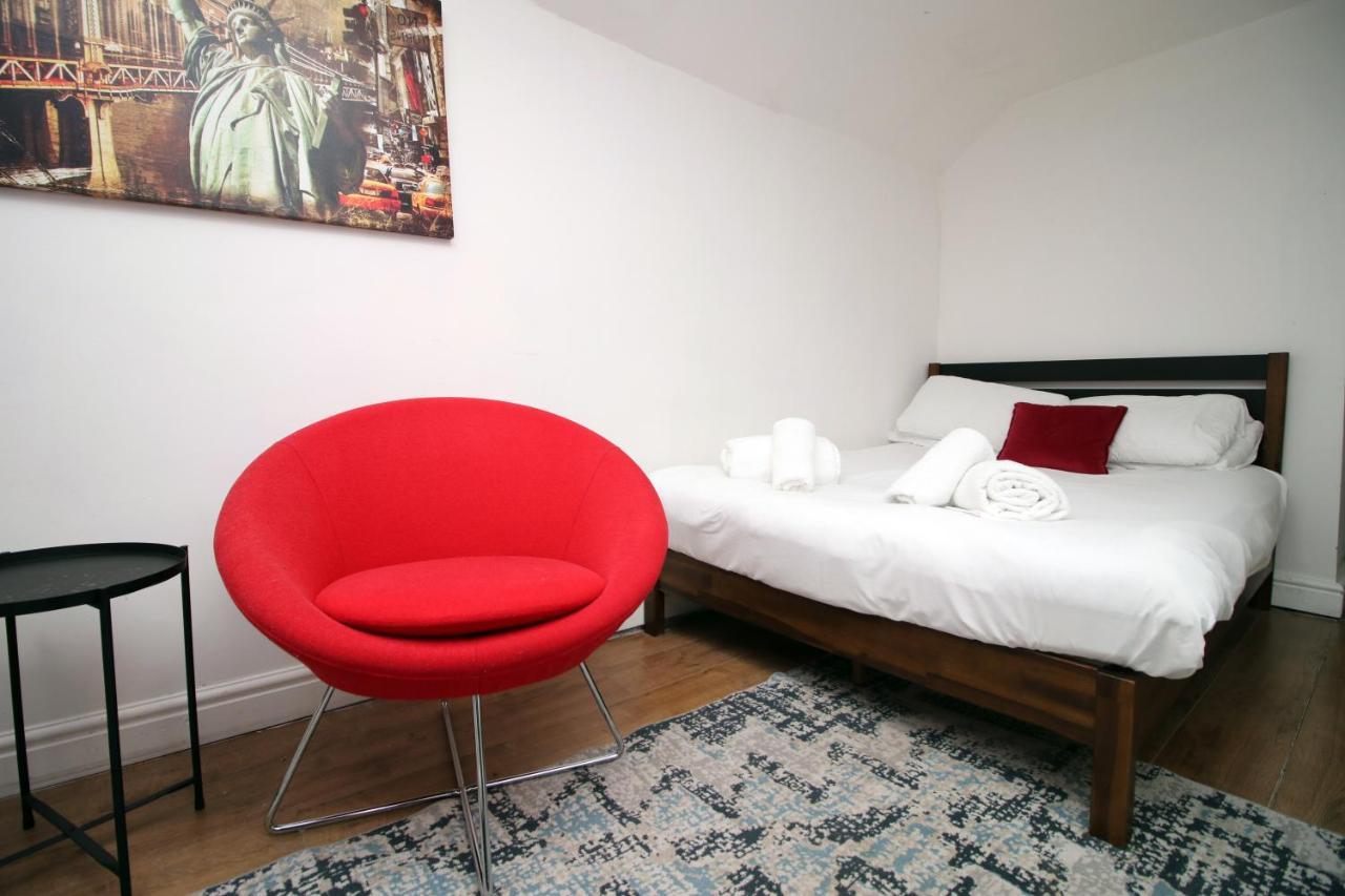 Lovely Studio Flat With Free Parking - Near To City Center Swansea Dış mekan fotoğraf