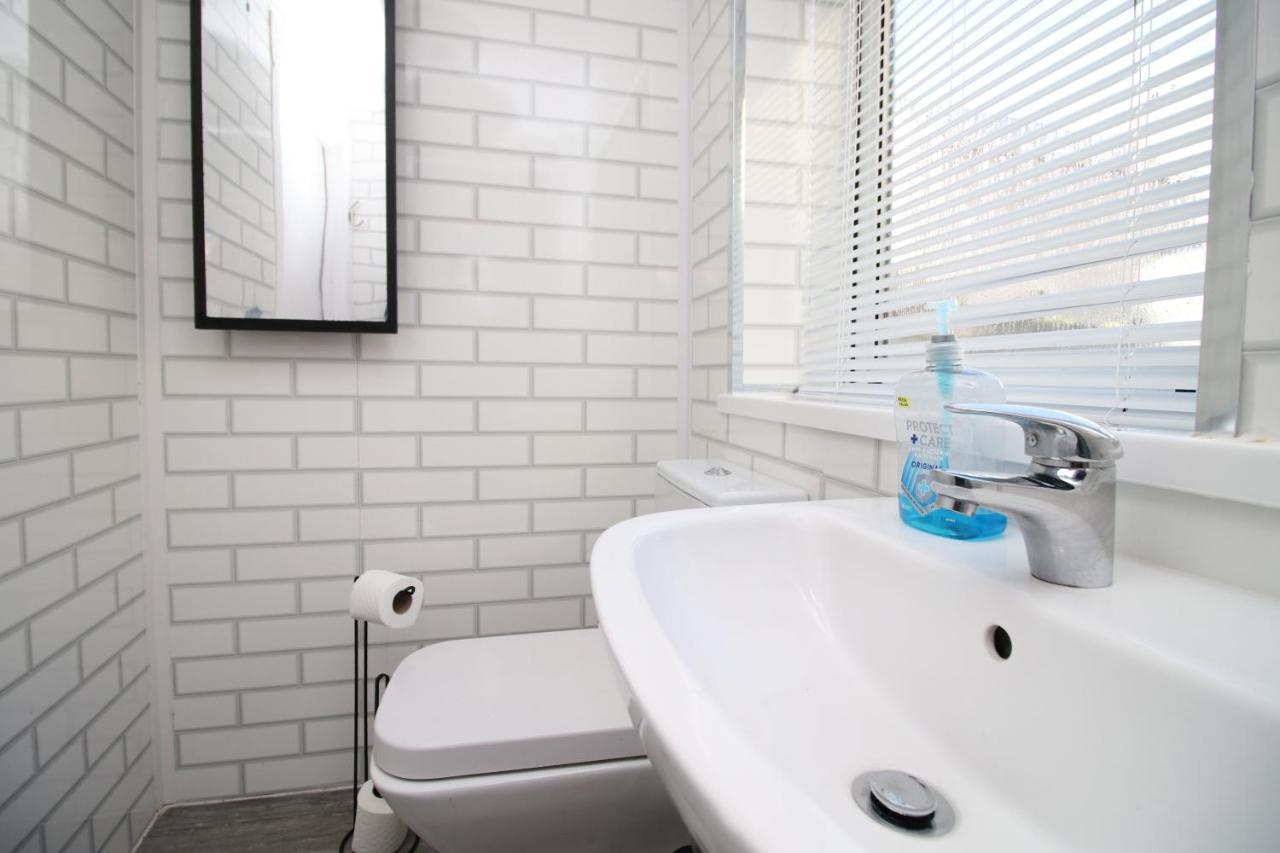 Lovely Studio Flat With Free Parking - Near To City Center Swansea Dış mekan fotoğraf